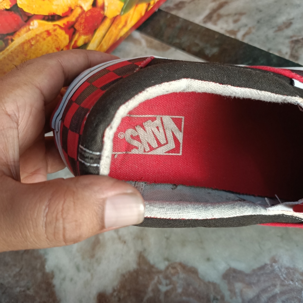 Vans - Picture 3 of 10